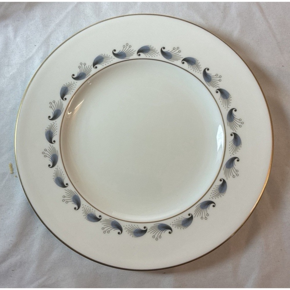 Wedgwood STARDUST R4292 Bone China Salad Plate 8 Inch White Vintage England